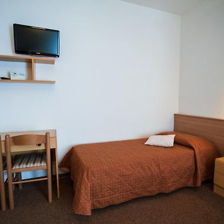 Hotel Rio Кадерцоне Екстериор снимка