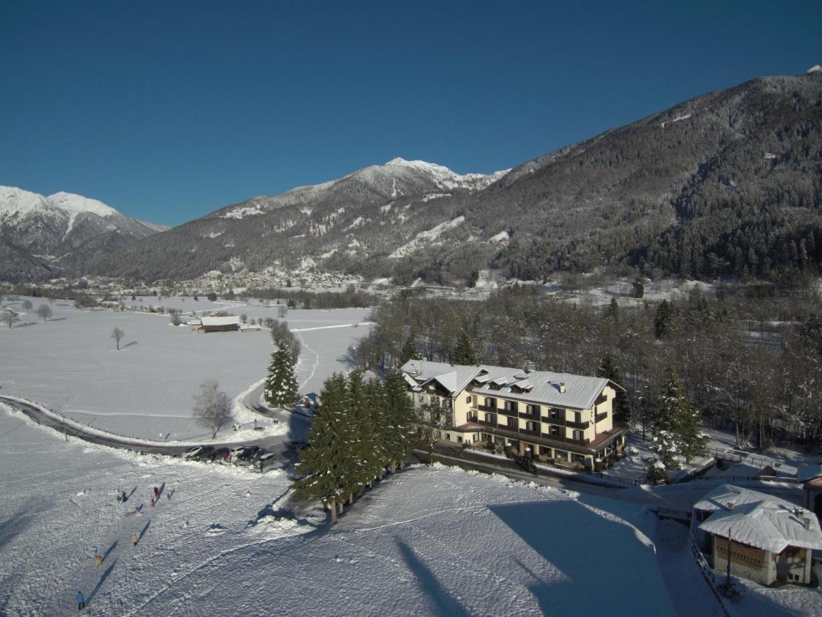 Hotel Rio Кадерцоне Екстериор снимка