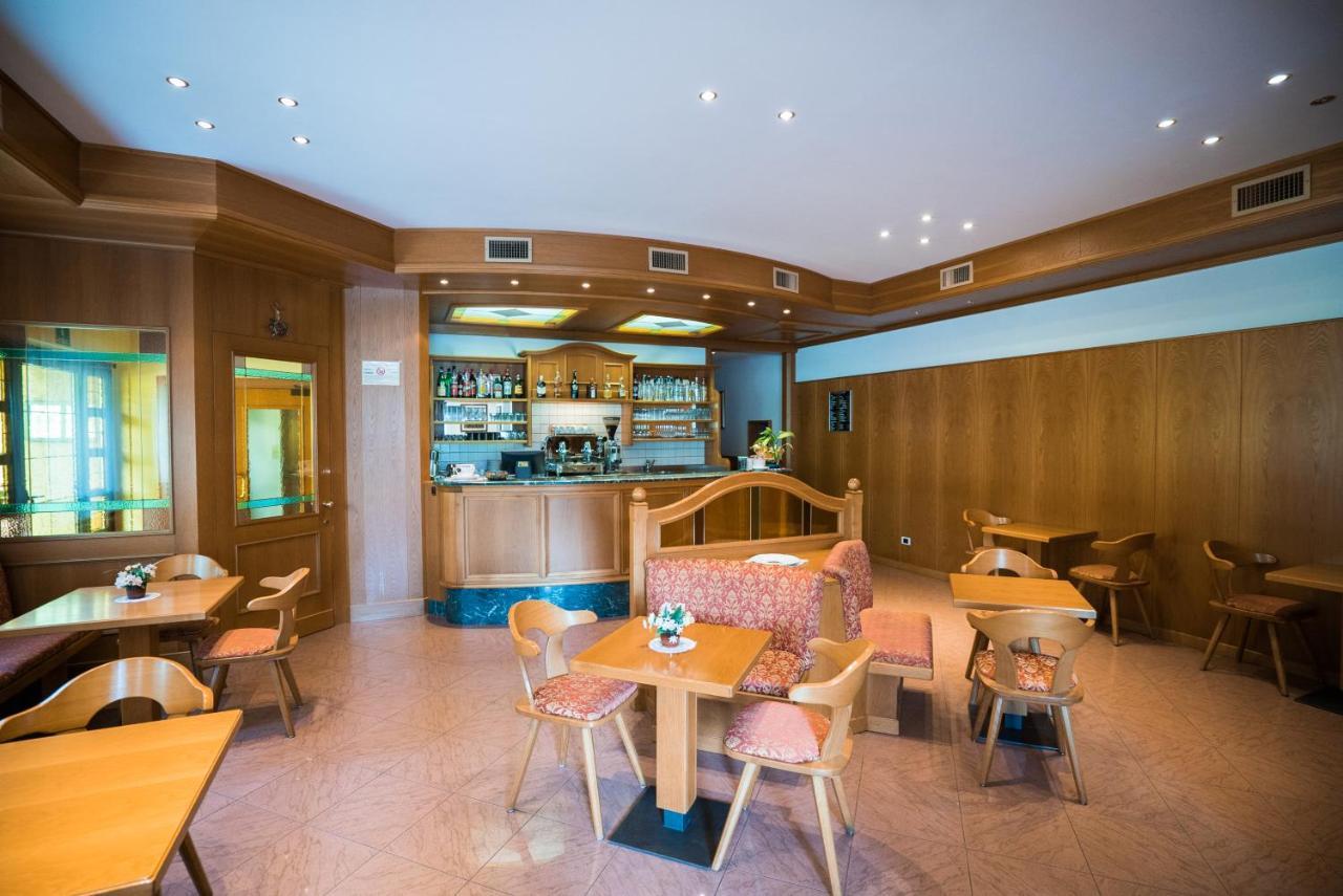 Hotel Rio Кадерцоне Екстериор снимка