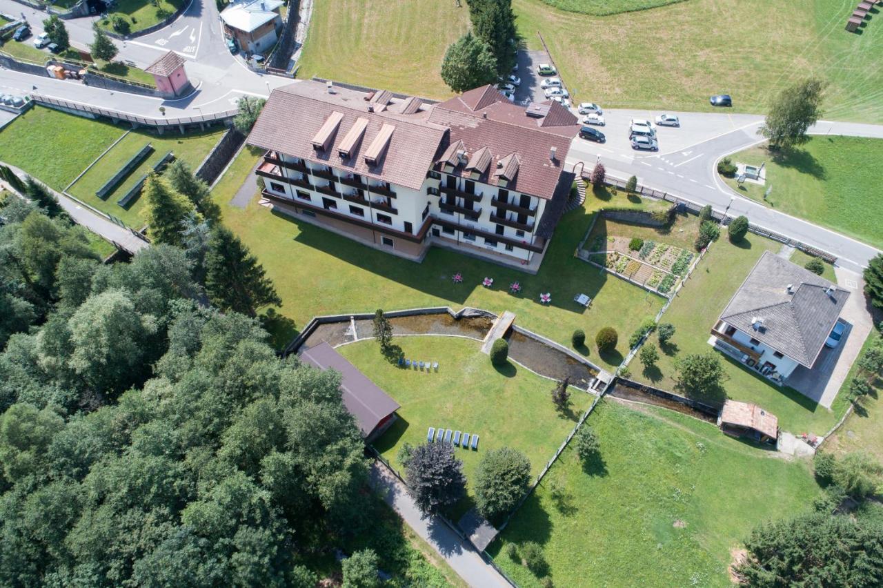Hotel Rio Кадерцоне Екстериор снимка