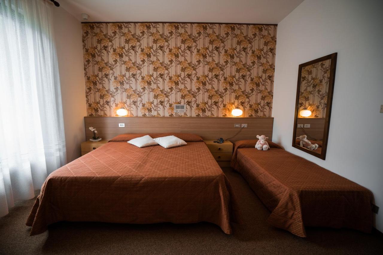 Hotel Rio Кадерцоне Екстериор снимка