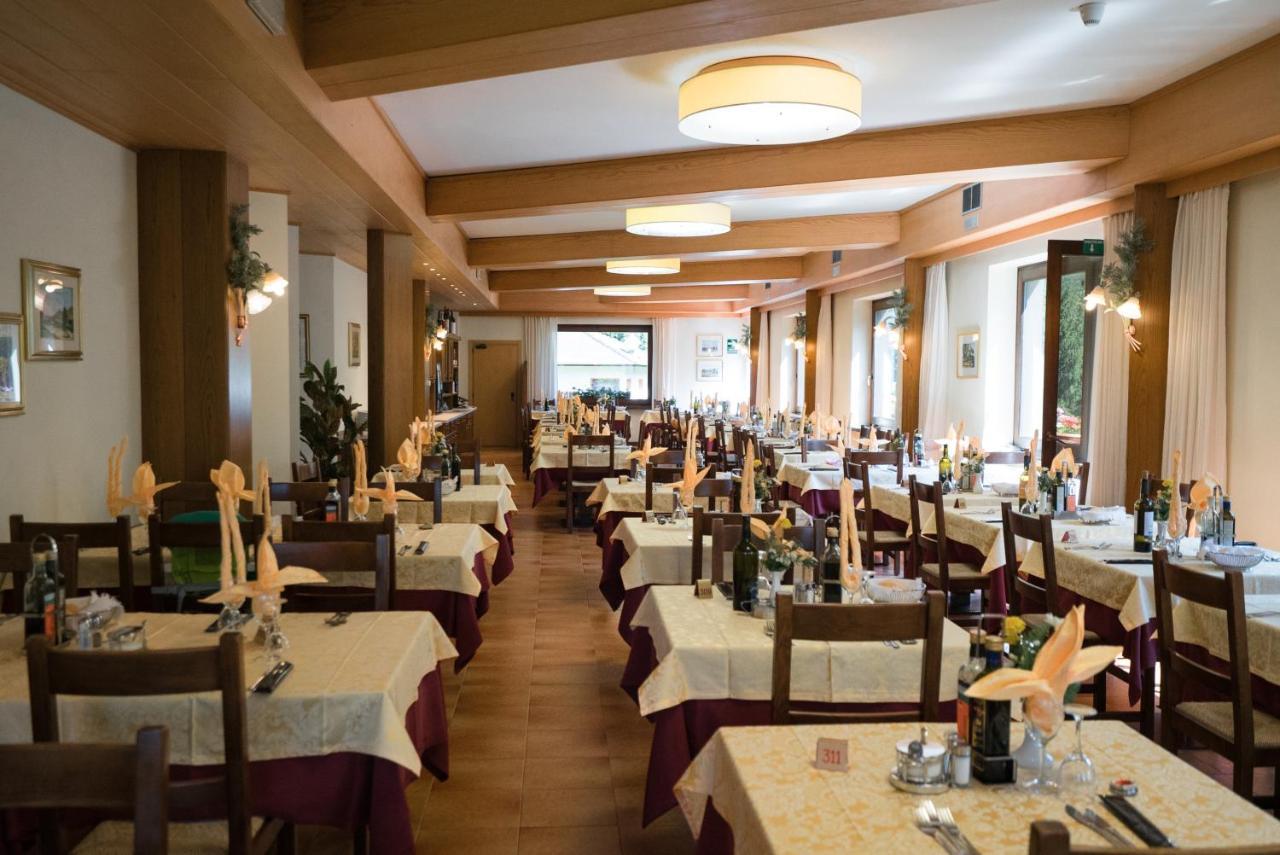 Hotel Rio Кадерцоне Екстериор снимка