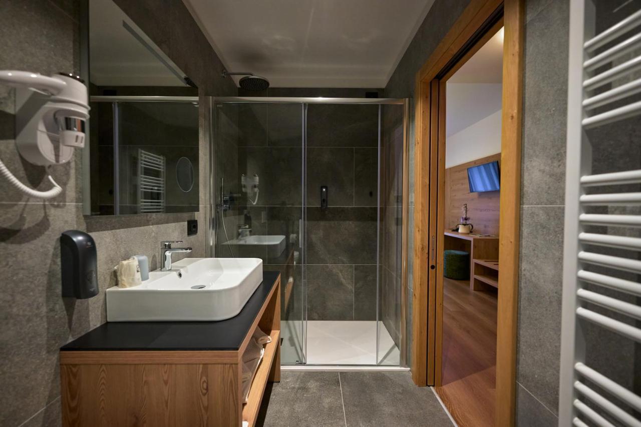 Hotel Rio Кадерцоне Екстериор снимка