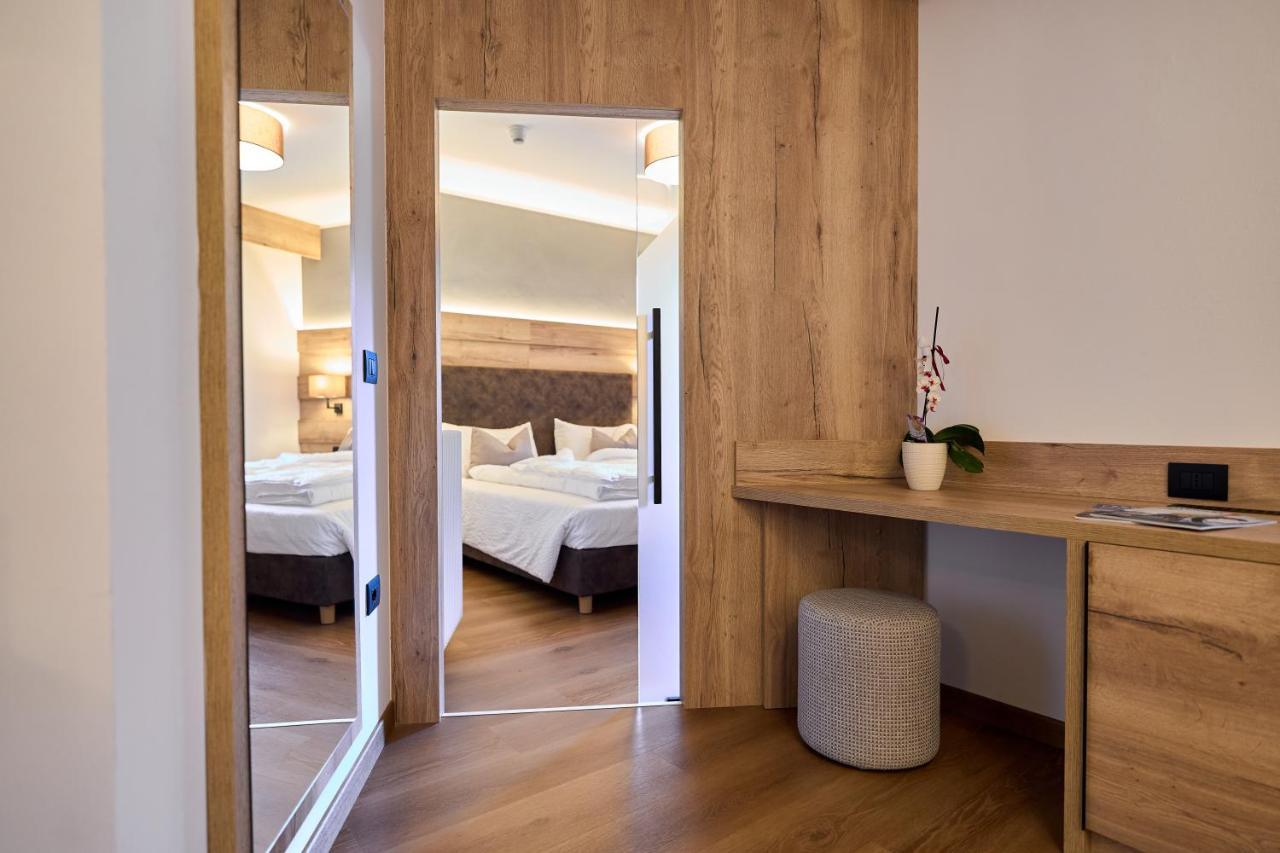 Hotel Rio Кадерцоне Екстериор снимка