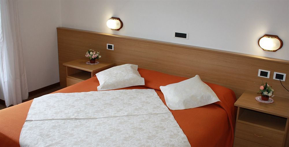 Hotel Rio Кадерцоне Екстериор снимка
